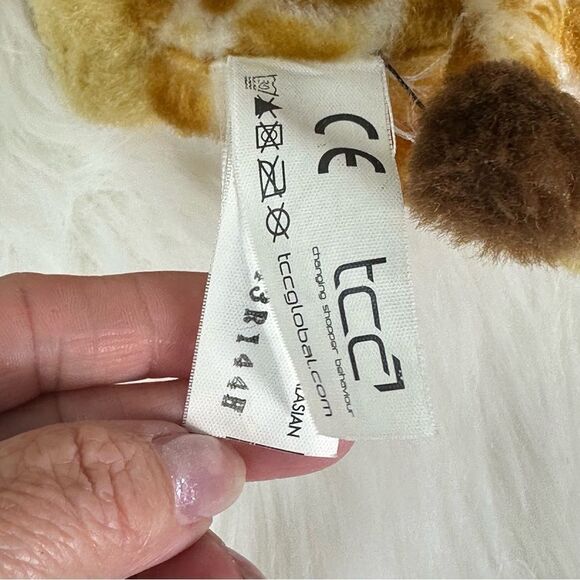 Adorable Giraffe Plush Toy - Picture 3 of 8